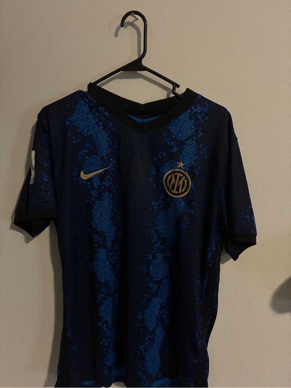 Nike Men’s Dark Navy and Royal Blue Inter Milan Soccer Jersey
